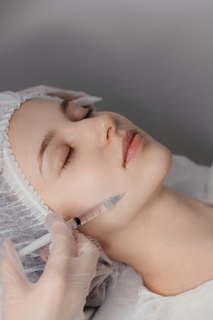 Expert injects with precision using advanced techniques. Ideal for beauty and wellness content.. High quality photo